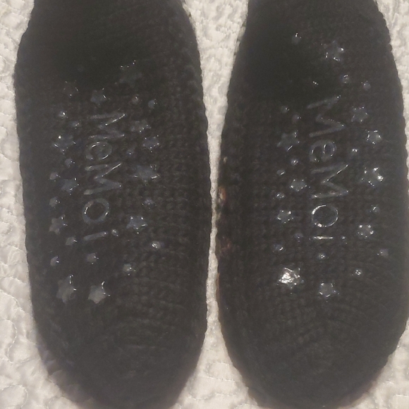 Cozy Black and White Knit Mittens - Picture 3 of 9